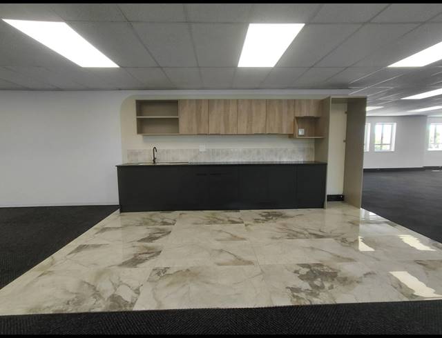 377M² OFFICE TO LET IN BRYANSTON
